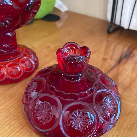 LE Smith Moon and Stars Ruby Red Pedestal Lidded Dish - Picture 5 of 10